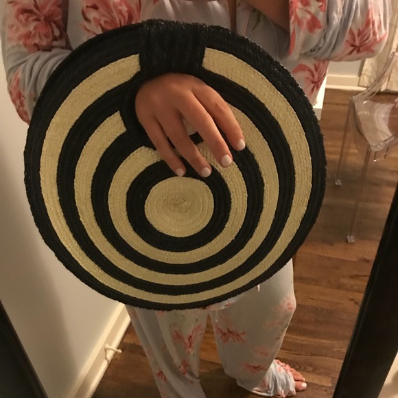 Circular woven bag - Picture 4 of 4